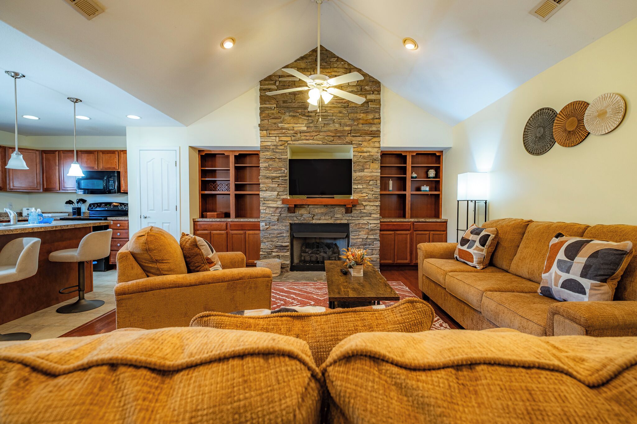 Smart-tv och eldstad