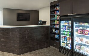 Gift shop - My Place Hotel - Port Charlotte (Port Charlotte)