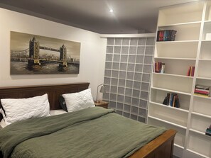 1 bedroom, iron/ironing board, WiFi, bed sheets - Spacious NY Style Loft in Wandsworth (London)