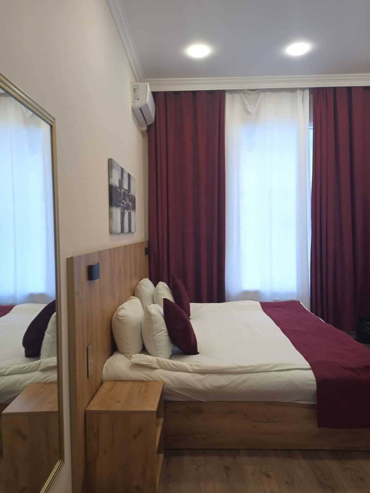Tallelokero huoneessa, työpöytä