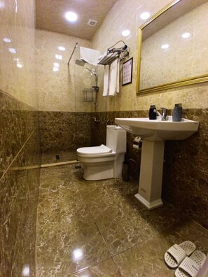 Hair dryer, slippers, towels, soap - L10D10 Hotel Baku  (Baku)