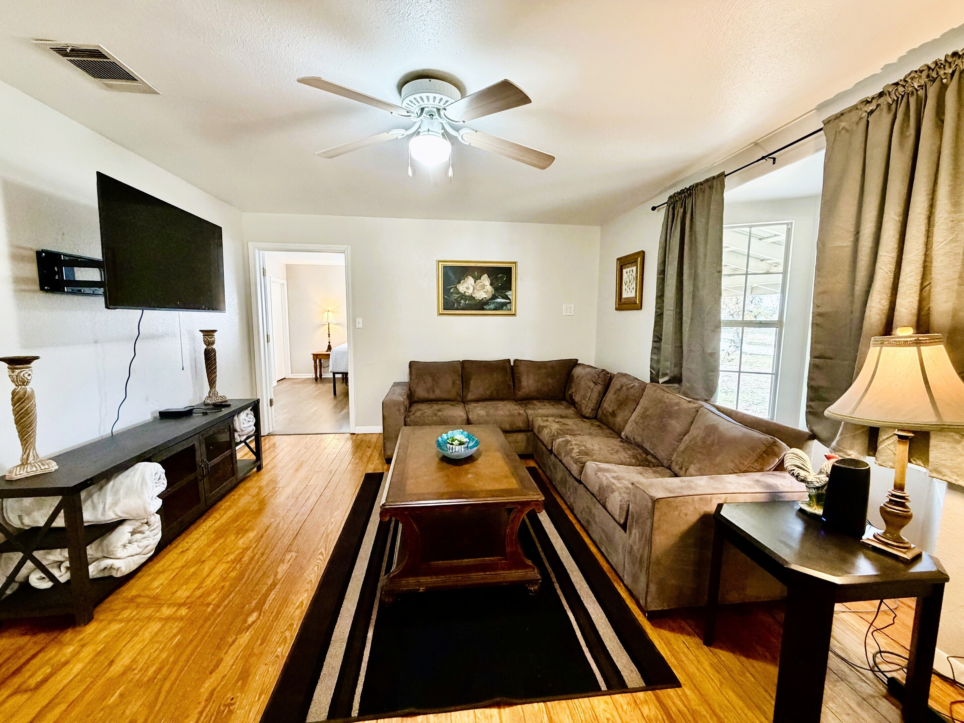 Télévision, table de tennis de table