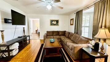 Télévision, table de tennis de table