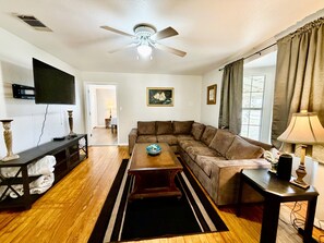 Télévision, table de tennis de table