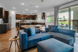 TV, fireplace - The Cozie Desert Oasis (Indio)