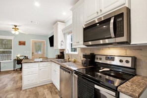 Fridge, microwave, oven, stovetop - Moonlit Tiny Escape | Hot Tub | Hammock | Fire Pit (Zephyrhills)