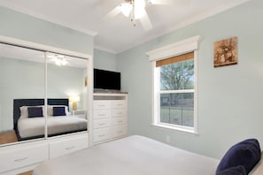 1 quarto, Wi-Fi de cortesia, roupa de cama