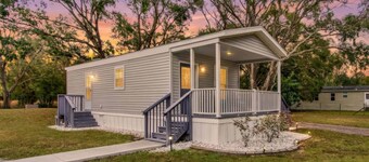 Moonlit Tiny Escape | Hot Tub | Hammock | Fire Pit