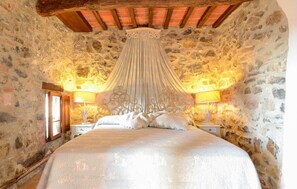 5 bedrooms, travel cot, free WiFi - Stunning home in Massa Marittima (Massa Marittima)