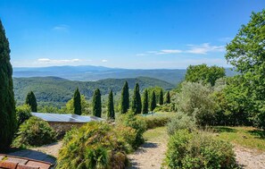 Property grounds - Stunning home in Massa Marittima (Massa Marittima)