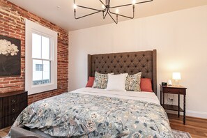 1 bedroom, iron/ironing board, WiFi, bed sheets - The 1930 - Short Stays on Market (Onancock)