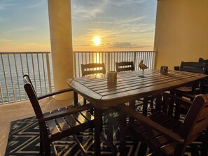 Outdoor dining - Direct Beachfront, Largest Balcony,4BR-4Ba, Bunks, 2 Master Beds, Full Remodel (Panama City Beach)
