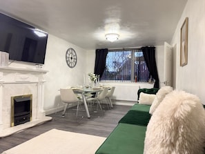 Dining - Oatlandhouse (Leeds)