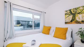 Verdunkelungsvorhänge, Bügeleisen/Bügelbrett, kostenloses WLAN