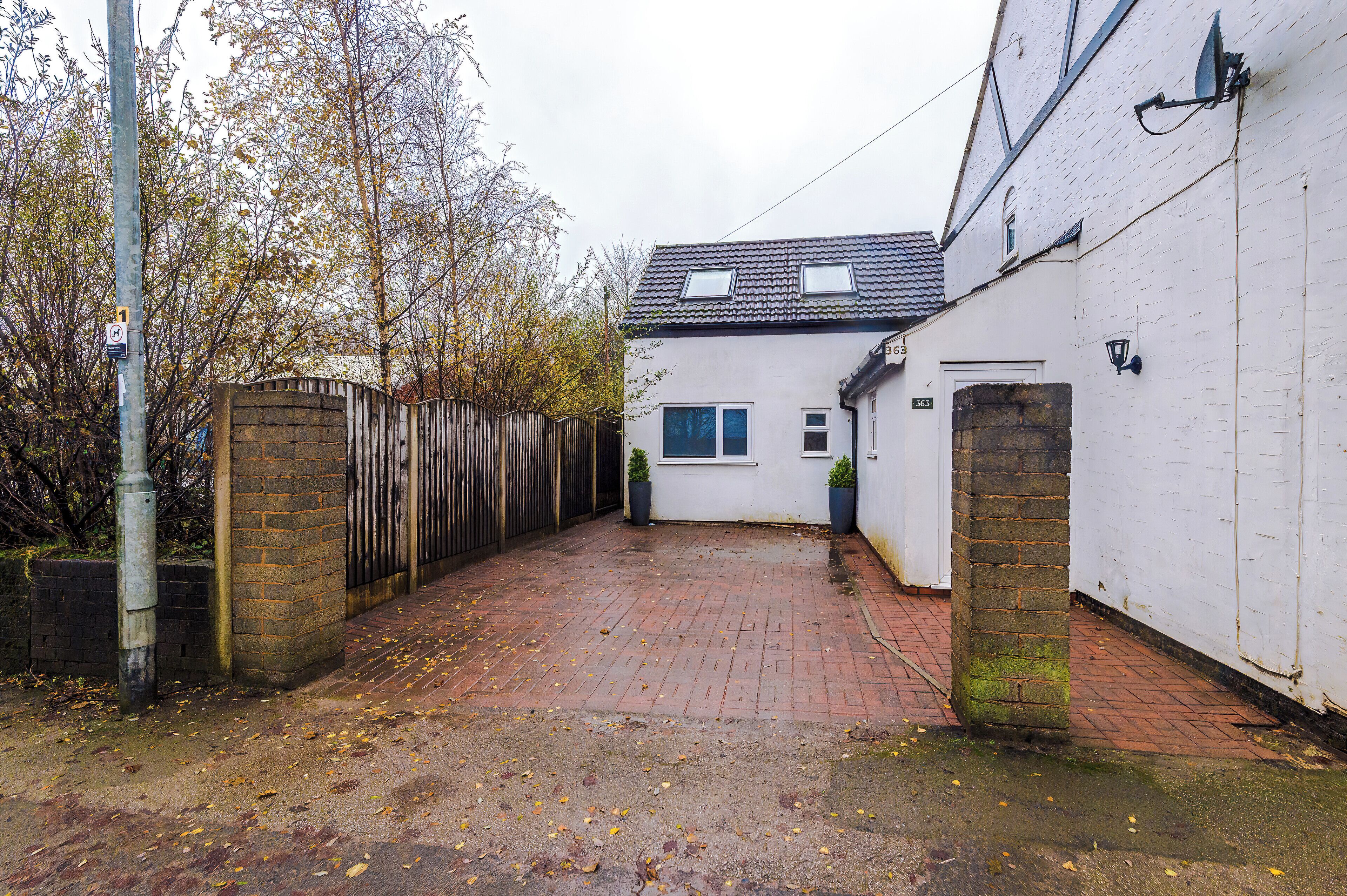 Mặt tiền nơi lưu trú