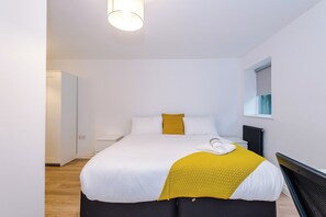 Room amenity - Large Modern 5-Bed House  (Westhoughton)