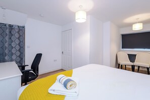 Room amenity - Large Modern 5-Bed House (Westhoughton)