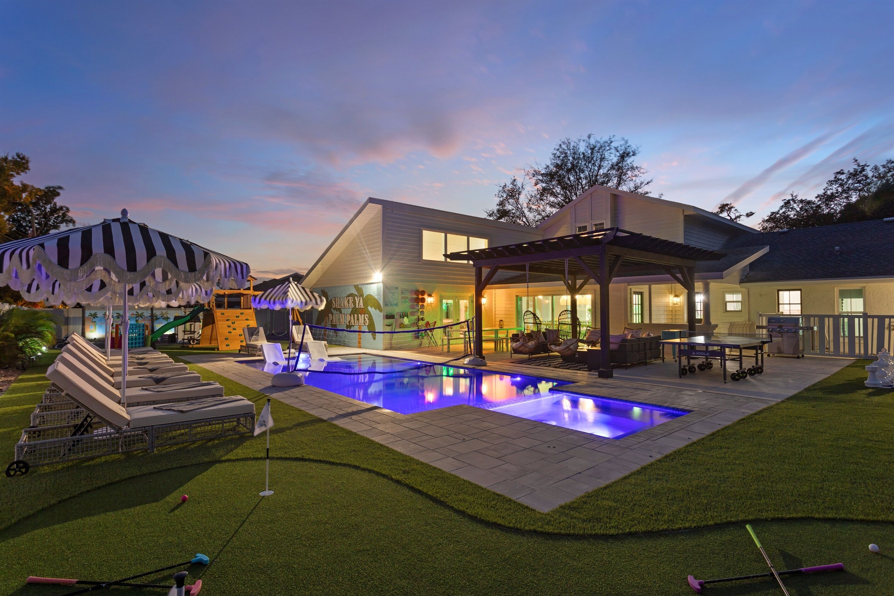 Een verwarmd zwembad