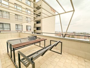 Outdoor dining - Clean Modern 1BR near TRM Mall off Thika Road
Perfect for long and Short stays. (Nairobi)