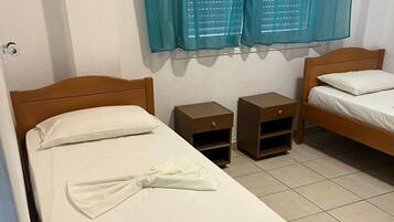 Kahden hengen standard-huone (yksi tai kaksi sÀnkyÀ), vuoristonÀköala | Tallelokero huoneessa, pimennysverhot, ilmainen Wi-Fi