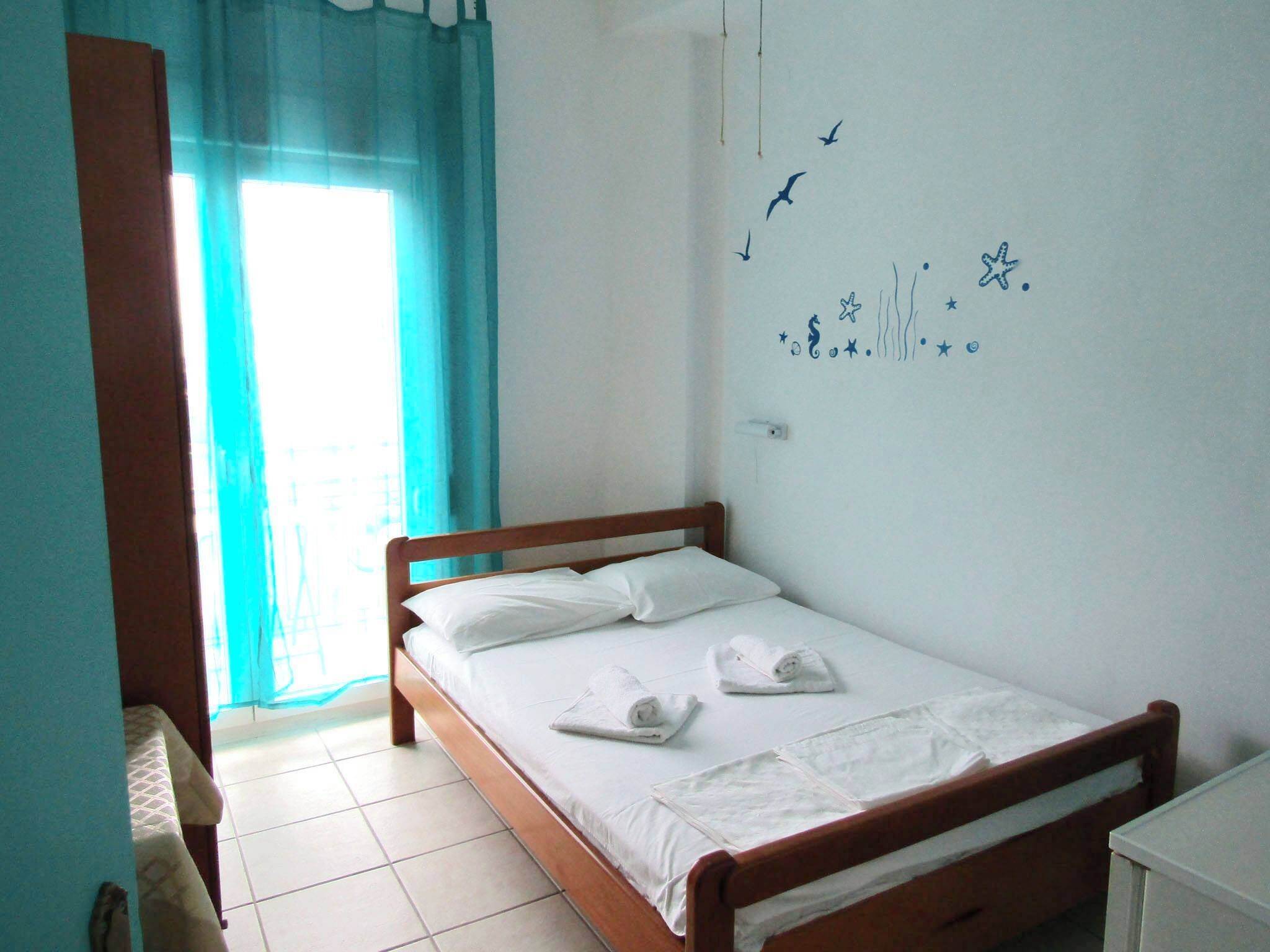 Habitación individual estándar | Caja de seguridad en la habitación, cortinas blackout y wifi gratis 