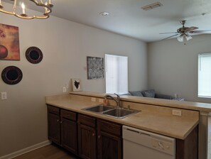 Interior - Economical Townhouse, 3Br/3Ba, 6 mins to FSU [607] (Tallahassee)