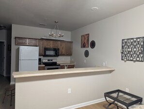 Private kitchen - Economical Townhouse, 3Br/3Ba, 6 mins to FSU [607] (Tallahassee)