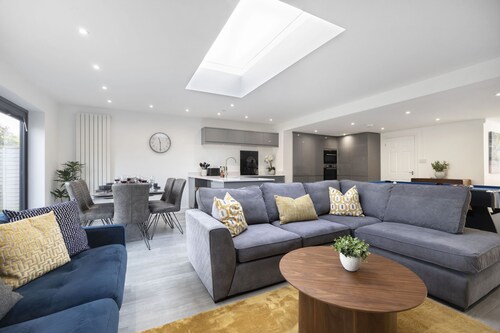 Fantastic 3 Bedroom Home in Gloucester City