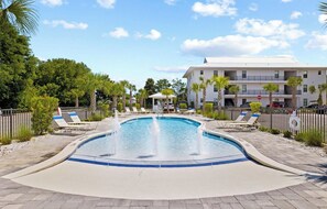 Pool - Chic condo@Hidden Lake~Santa Rosa Beach ~Sleeps 6! (Santa Rosa Beach)