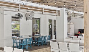 Outdoor dining - ~3 bed/3ba ~Sleeps 8 ~  Resort style pool & hot tub! (Inlet Beach)