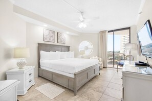 3 bedrooms, iron/ironing board, Internet, bed sheets - 3 Bd/3Ba GULF views! Comp Beach chair set-up! (Miramar Beach)