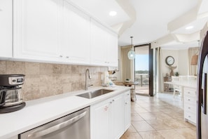 Fridge, microwave, oven, stovetop - 3 Bd/3Ba GULF views! Comp Beach chair set-up! (Miramar Beach)
