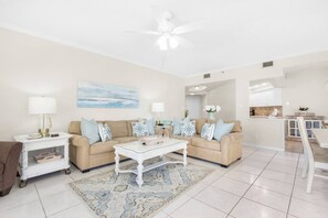 TV - 3 Bd/3Ba GULF views! Comp Beach chair set-up! (Miramar Beach)