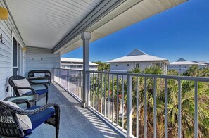 Property grounds - 3 bed/ 3 ba~Complimentary tram to beach! 2 Pools! (Santa Rosa Beach)