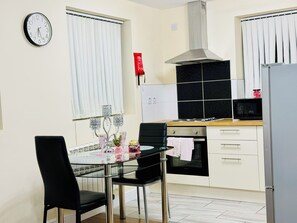 Private kitchen - Modern Studio Flat in Leicester City Centre (Leicester)