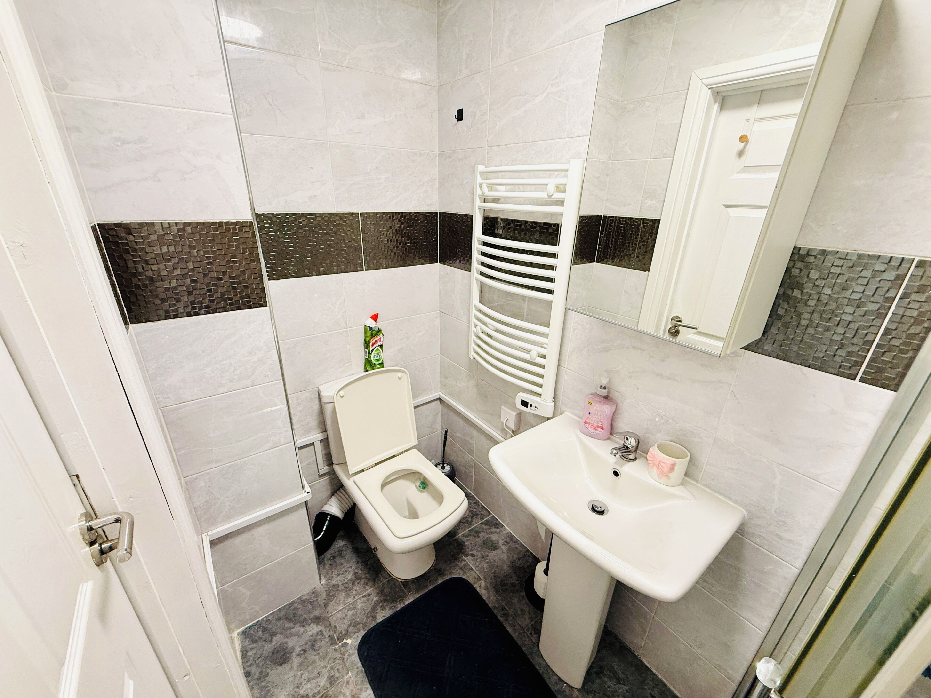 Toallas y papel de baño 