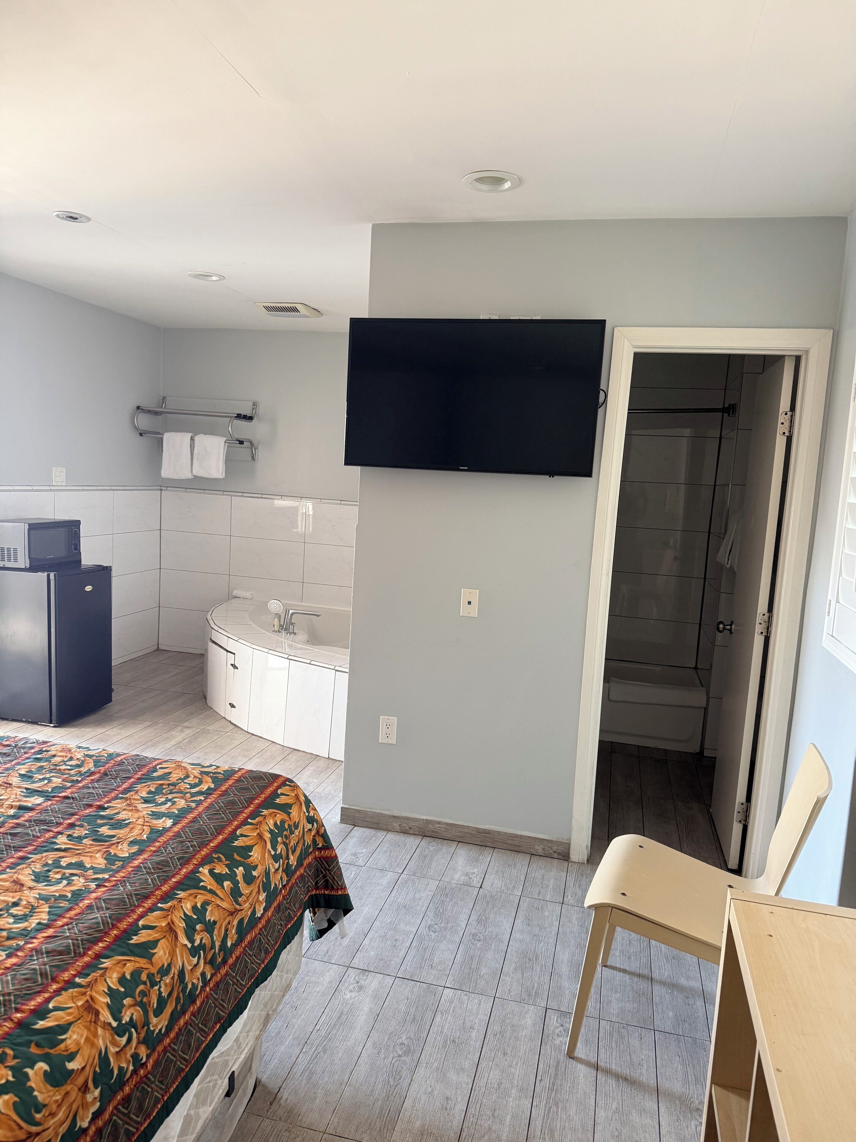 Luxury Room, 1 King Bed | Free WiFi