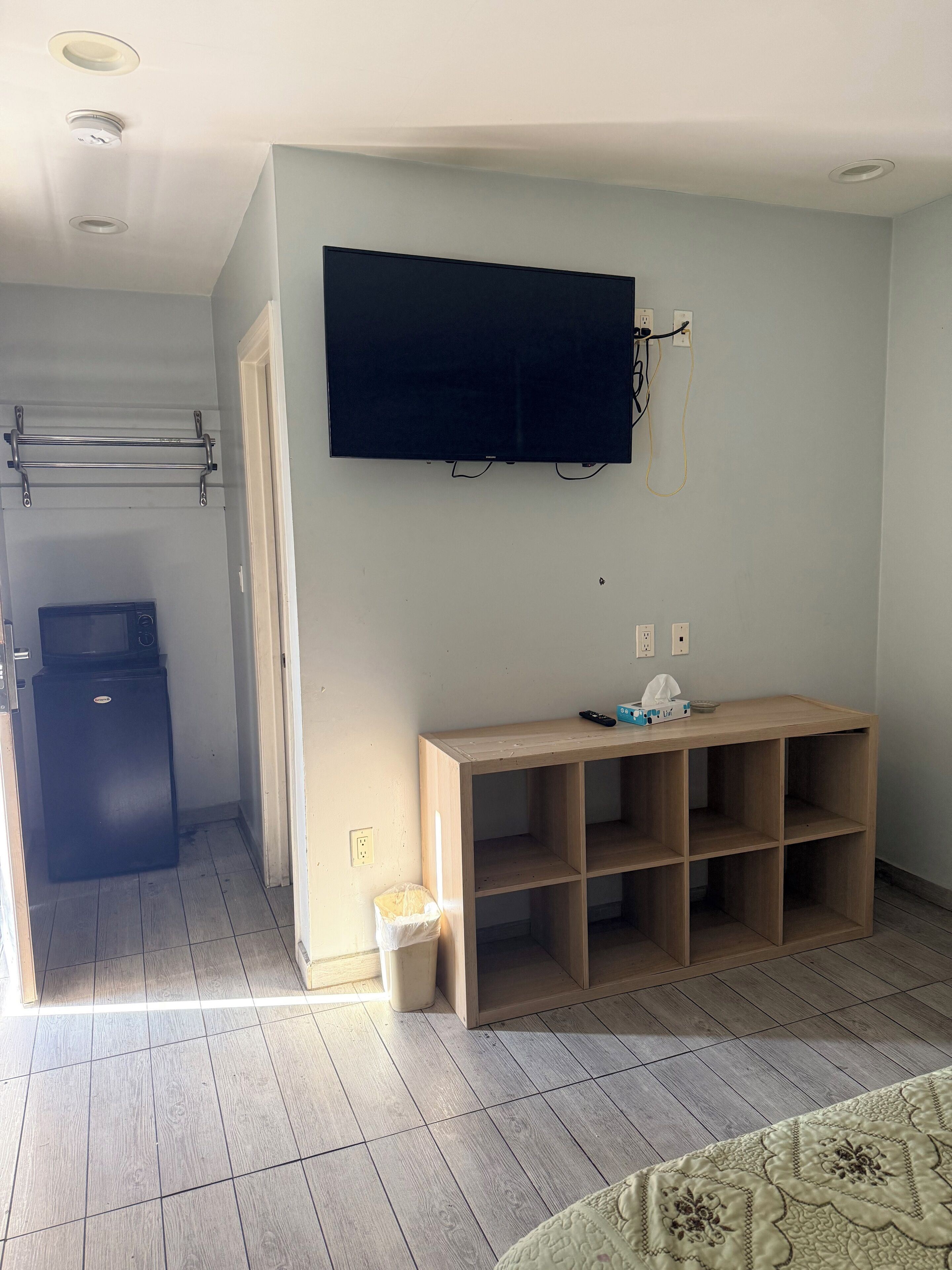 Room, 1 Queen Bed, Non Smoking | Interior