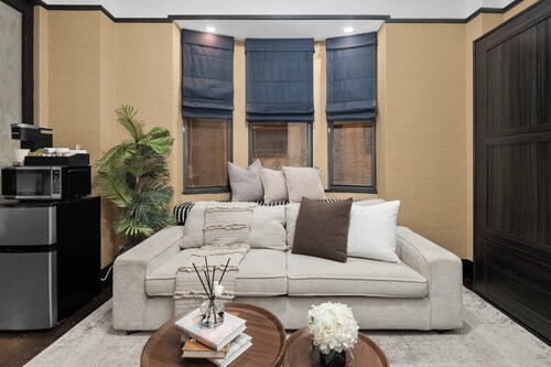 Midtown 2BR NYC Apartment | 99 Walk Score & Gym