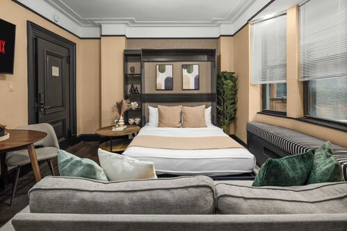 Stunning Apt in The Heart of New York City  GYM!