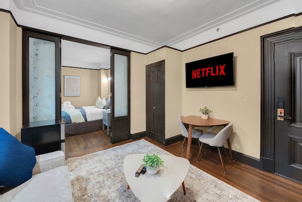 1 bedroom, iron/ironing board, travel cot, free WiFi - Stunning Apt in The Heart of New York City GYM! (New York)