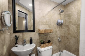 Unclassified image, 5 of 17, button - Stunning Apt in The Heart of New York City  GYM! (New York)