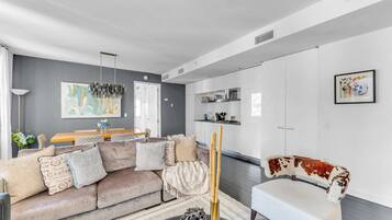 Smart TV, offices