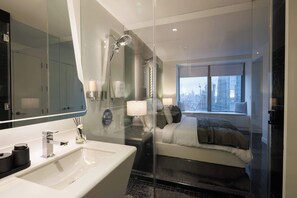 Ducha y secador de pelo