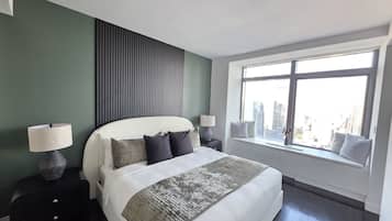 Planxa i posts de planxar, wifi i roba de llit