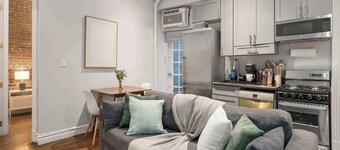 Trendy Nolita Stay | Walk to SoHo & Little Italy
