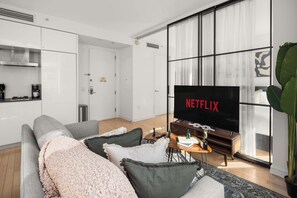 Living area - Times Square Studio  King Bed Steps to Broadway (New York)