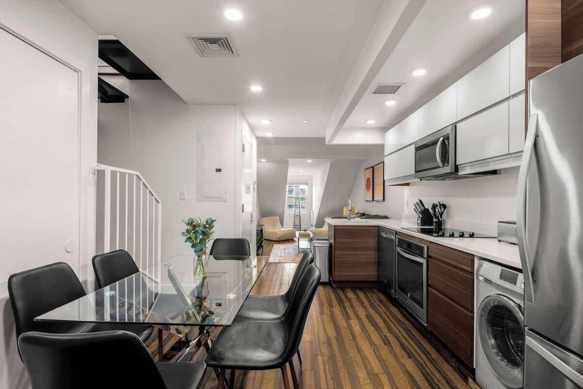 Køleskab, mikrobølgeovn, ovn, kogeplade