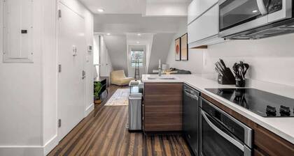 Family-Friendly NYC Retreat | Walk to Seaport!