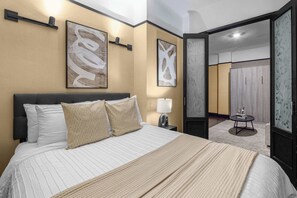 1 bedroom, iron/ironing board, free WiFi, bed sheets - Central Midtown 1BR | Walk to Times Square! (New York)